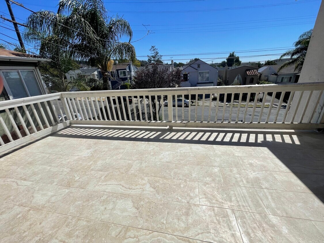 Balcony - 2951 68th Ave