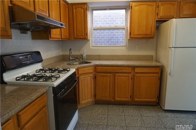 Foto del edificio - 45-16 80th St