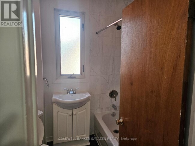 Building Photo - 68 Spadina Ave