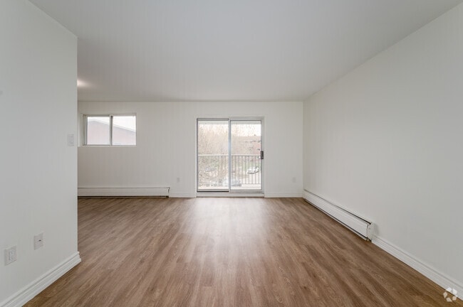 2BR, 1BA - 859SF - Living Room - 543 Mornington