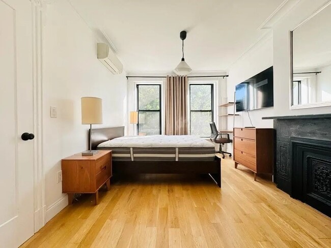 Furnished room/NOT APARTMENT - Furnished room/NOT APARTMENT