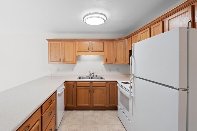 Foto del edificio - 2 Bedroom 2 Bathroom Upper 1 Car Garage