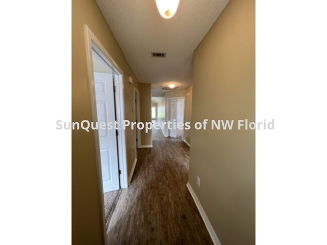 Building Photo - West Mobile - 4 Bedroom