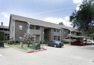 Building Photo - The Woodlands