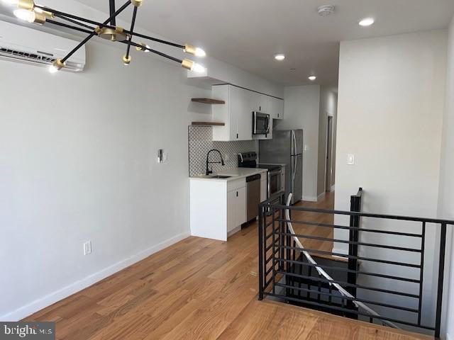 Primary Photo - 1209 E Snyder Ave