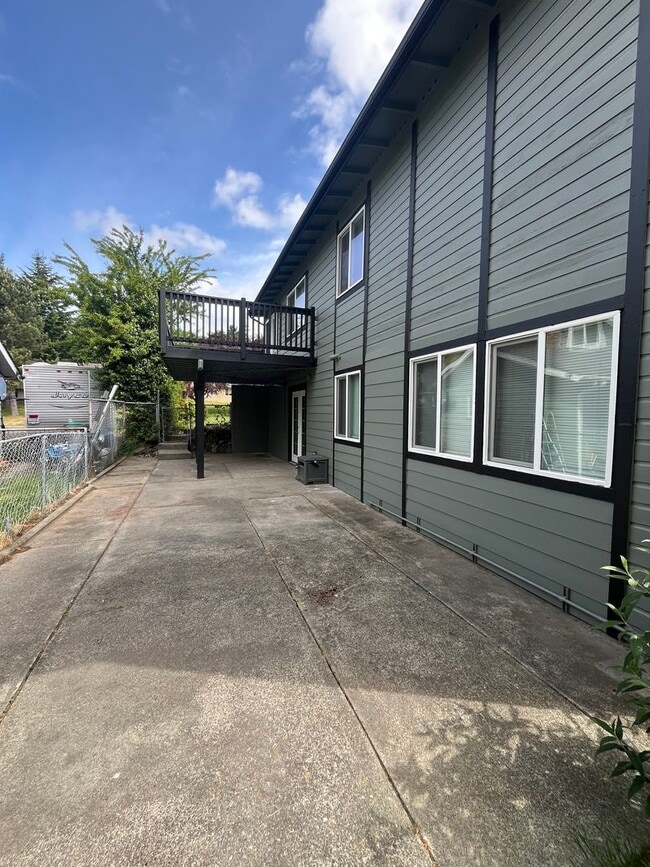 Foto del edificio - 1335 Bradley St