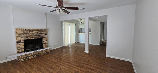 Building Photo - 6913 Woodhue Dr