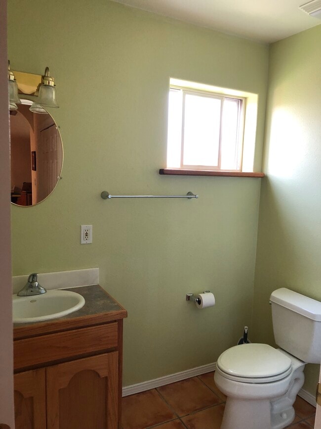 Building Photo - 1220 Senda Del Valle