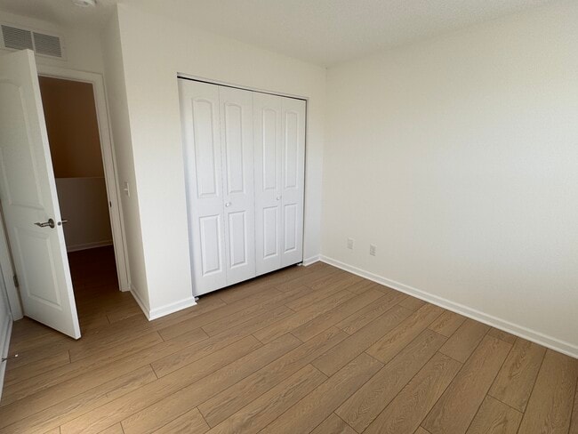 Building Photo - 5888 Butterfield Ct