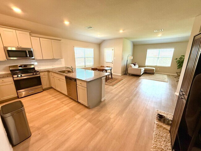 Building Photo - COMING SOON! GORGEOUS 3 Bedroom / 2 Bath H...