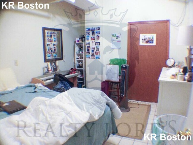 Building Photo - 88 Saint Stephen St