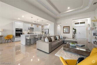 Building Photo - 8897 Redonda Dr