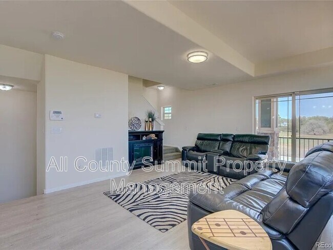 Foto del edificio - 4795 E 98th Pl