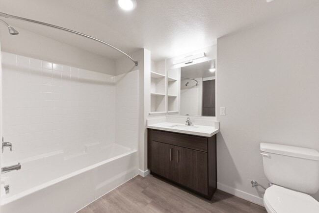 Building Photo - Lincoln Village Apartments