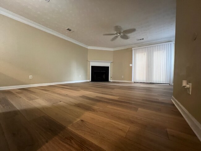 Building Photo - 3824 Meadow Green Ct