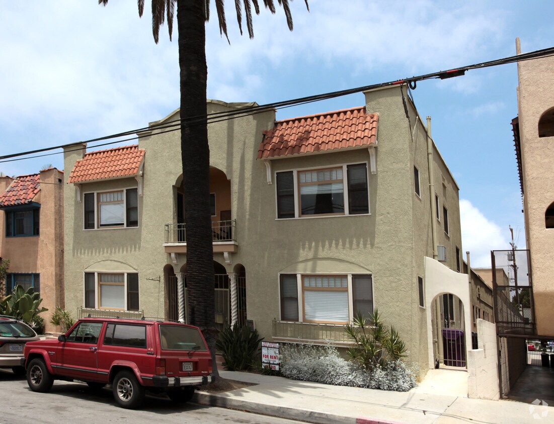 Foto del edificio - 1415 E 2nd St