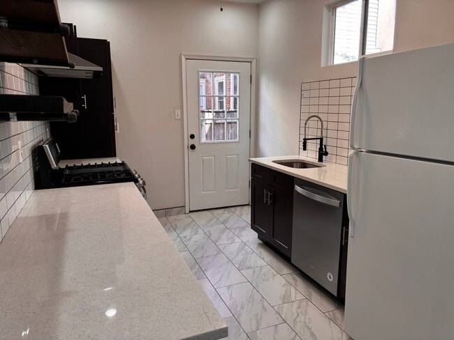 Building Photo - 2313 E Harold St