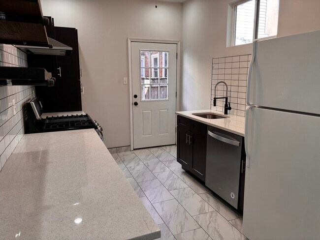 Foto del edificio - 2313 E Harold St