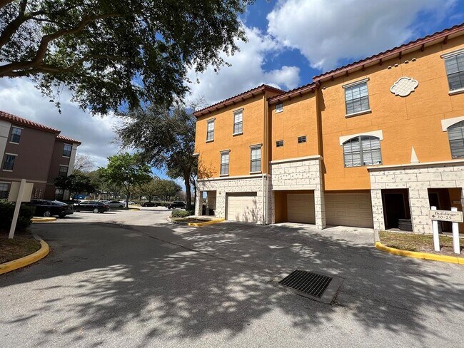 Foto del edificio - 6135 Metrowest Blvd