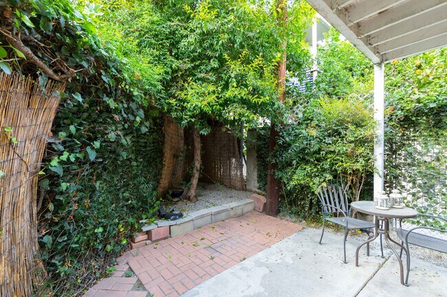 Foto del edificio - 11209 Sardis Ave