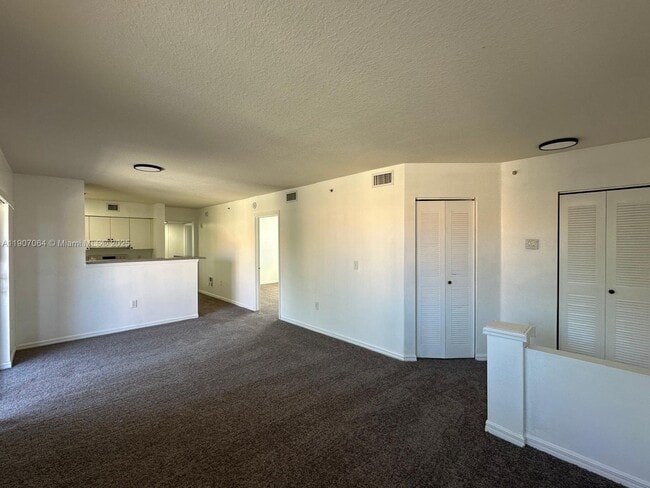 Foto del edificio - 17612 NW 25th Ave