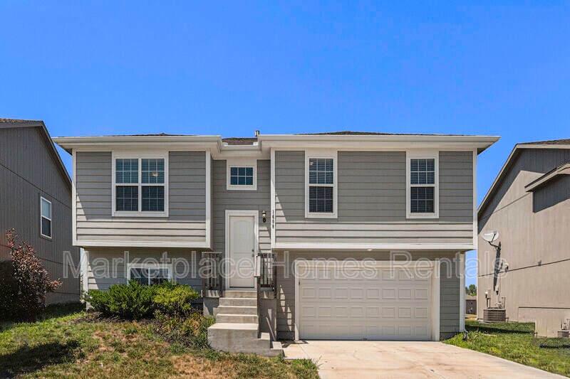 1608 Samantha Ln, Belton, MO 64012 House Rental in Belton, MO