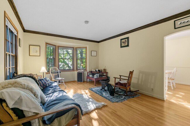 Foto del edificio - 201 Melbourne Ave SE