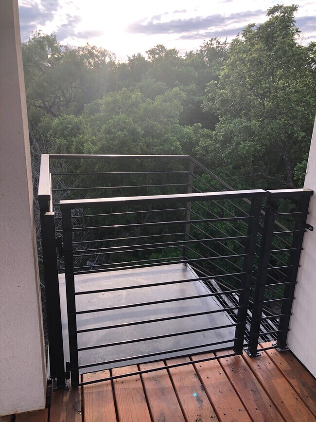 Foto del edificio - 8904 Spring Lake Dr