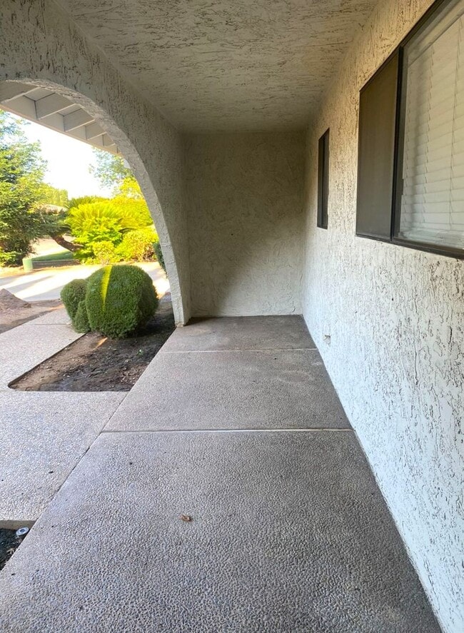 Building Photo - -  Available Now! Apply Today!