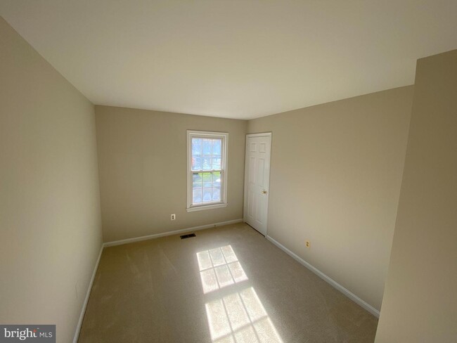 Building Photo - 4399 Poplar Tree Ct
