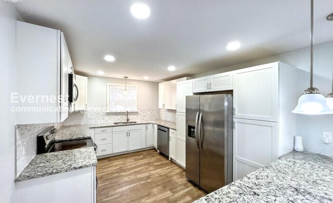 Foto del edificio - 217 N Sweetbriar Ave