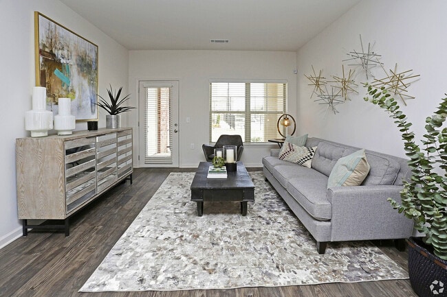 Building Photo - The Maddox