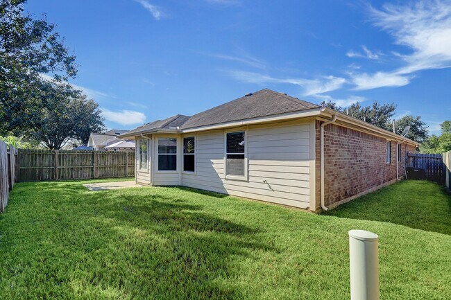 Building Photo - 4762 Wind Trace Dr