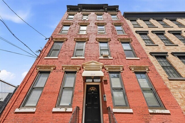 Foto del edificio - 554 Observer Hwy