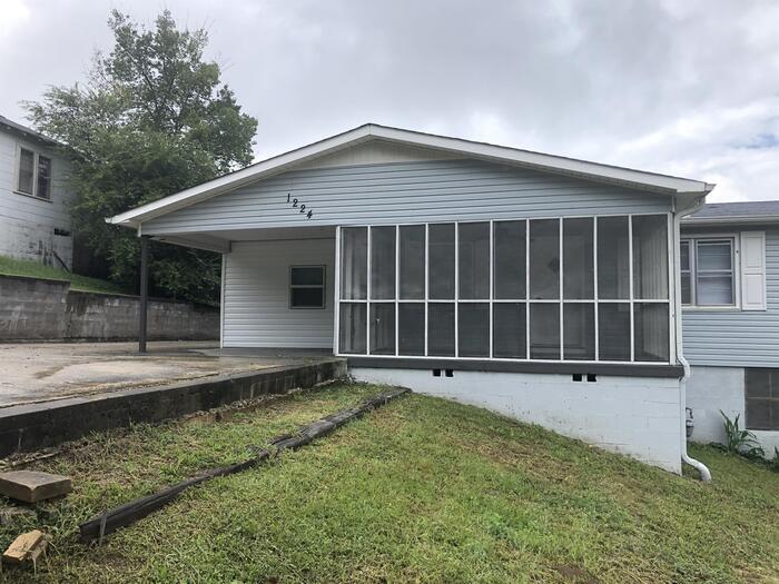 Foto principal - 1224 3rd Ave
