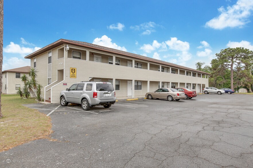 Foto principal - 8710 SE Mayo Dr