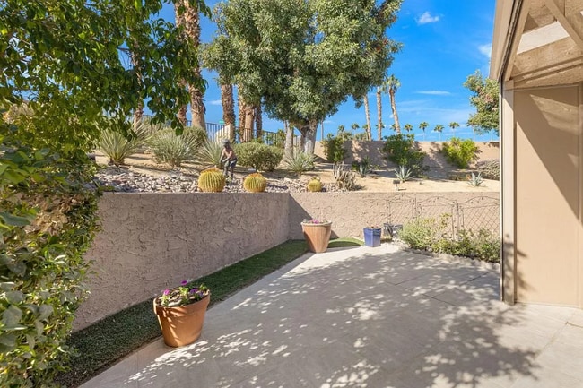 Building Photo - 48992 Canyon Crest Ln