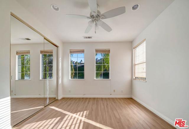 Foto del edificio - 24819 Cll Cedro