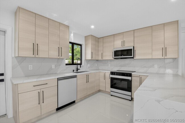 Foto del edificio - 513 Lindell Blvd