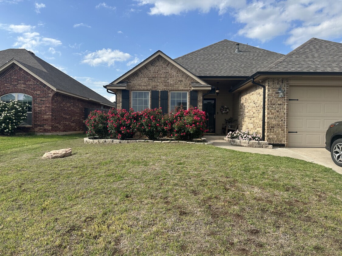 Foto principal - 2317 NW 194th St