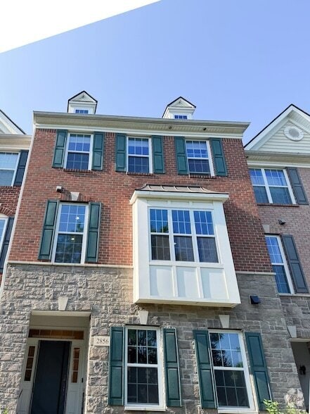Building Photo - 2856 Ridington Rd