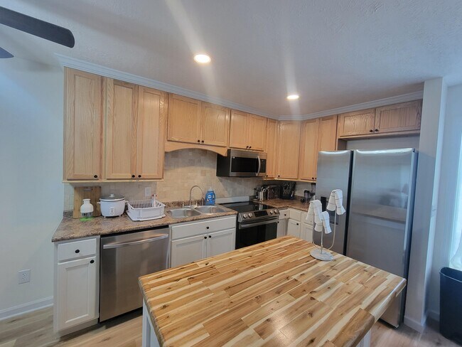 Foto del edificio - 3228 W Wimbledon Dr
