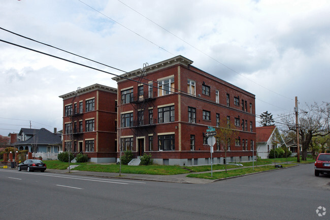 Building - Emerson Apartments