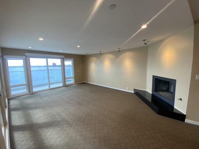 Foto del edificio - $1000 move-in special Stunning 3 Bed 2.5 B...