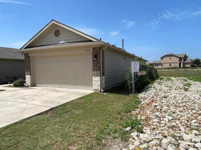 Building Photo - 13910 Levy Ln