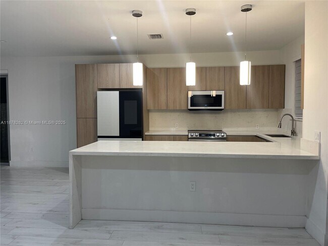 Foto del edificio - 3155 NW 103rd St