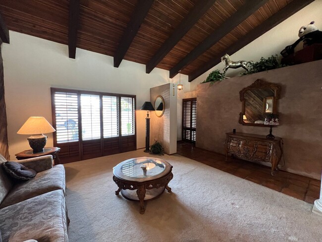 Building Photo - FURNISHED 3 BEDROOM HOME IN TOWN WITH POOL...