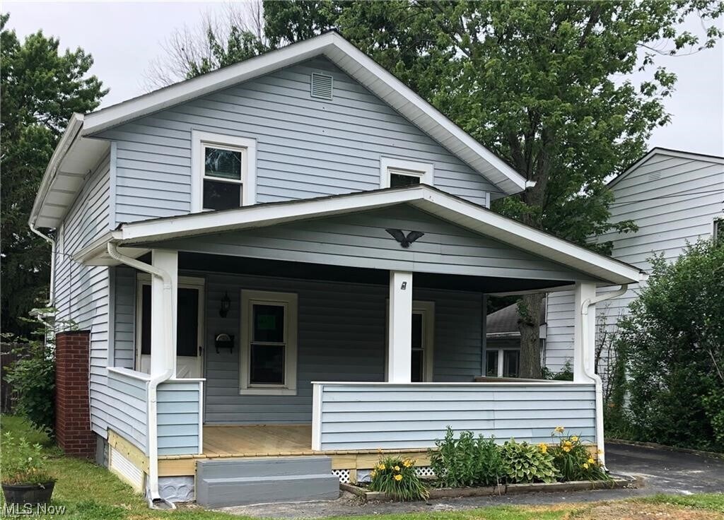 Primary Photo - 1296 E 343rd St