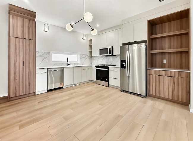 Building Photo - 9303-9123 123 Ave NW