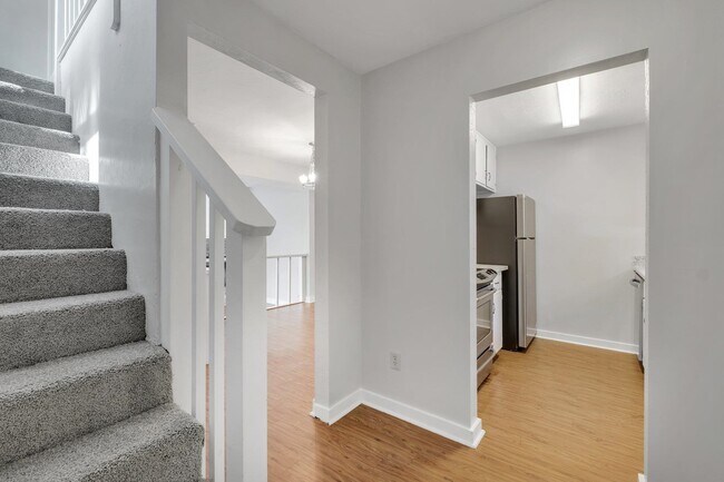 Building Photo - 601 Acorn Grove Ct